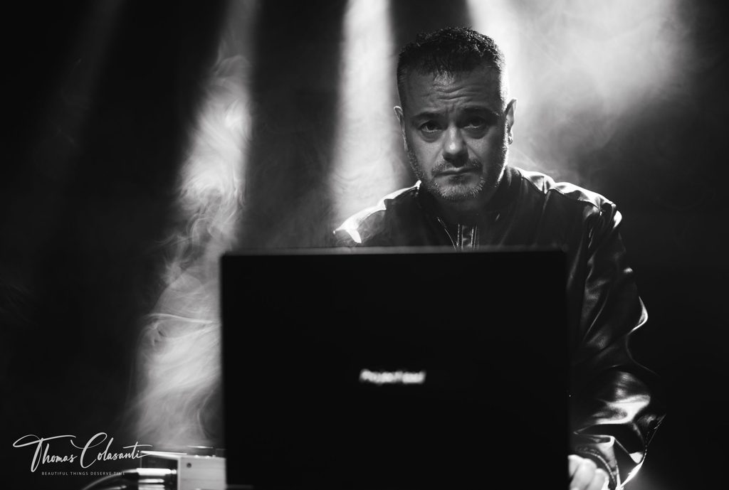 Portrait of Manuele Montesanti during a live performance